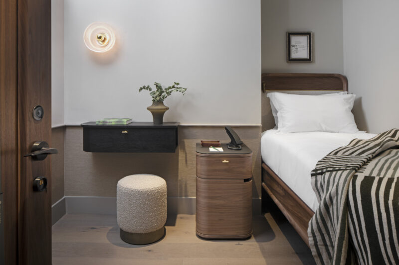 Montcalm Collection M Arch Townhouse 013 Studio Single