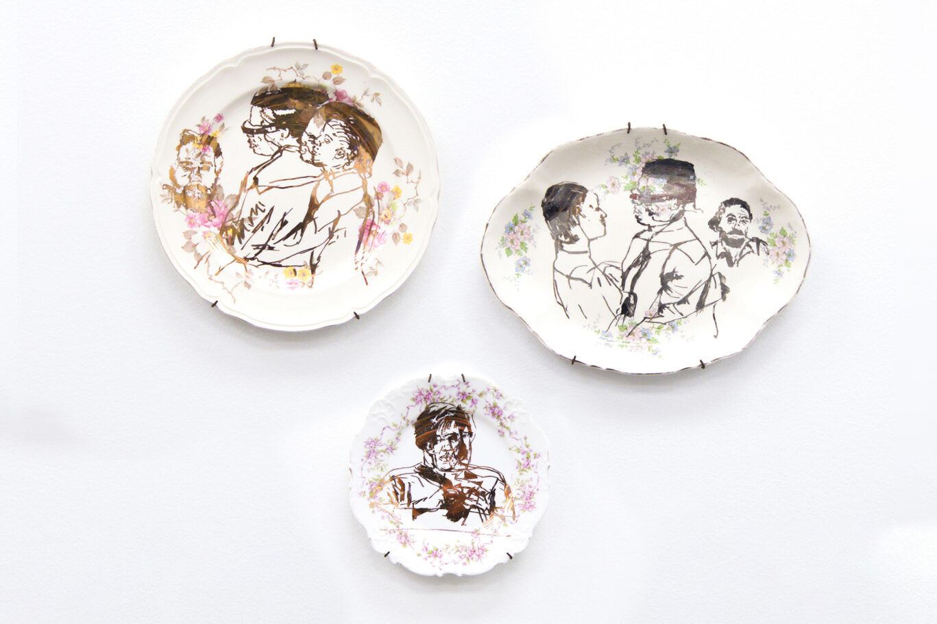 Plate Series by Simon Tatum (Gold lustre and colour overglaze drawings on ceramic plates, 2021)