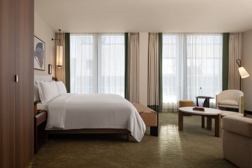 LONMK_iconic_executive_bedroom_wide