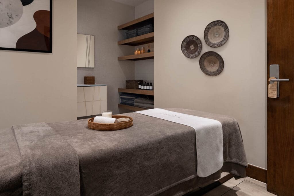 LONMK_spa_treatment_room